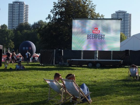 Mobilna platforma na beerfeście